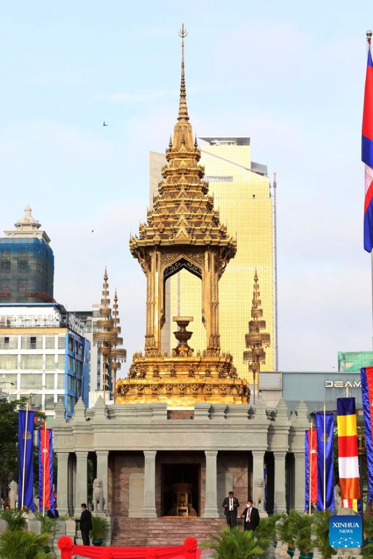 Cambodian King Unveils Constitutional Monument In Capital