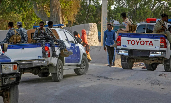 Somalia: Seven killed, six injured in suicide bombing at cafe in capital Mogadishu