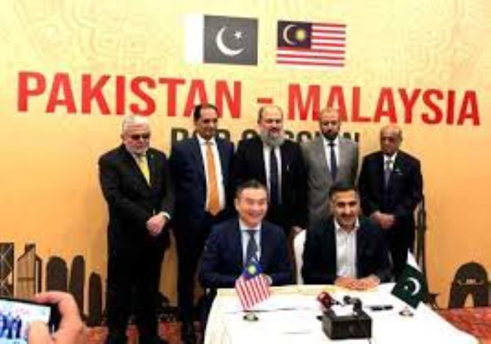 Pakistan Signed Four MoUs With Malaysia To Boost Trade