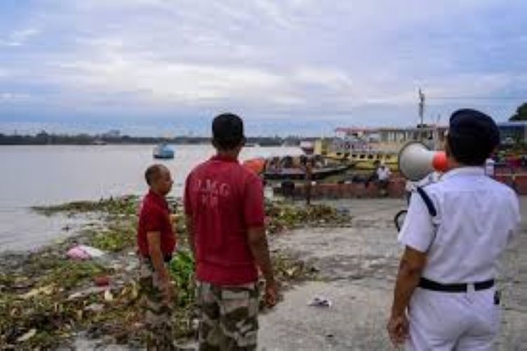 Bangladesh Issues Warning As Cyclone Dana Intensifies