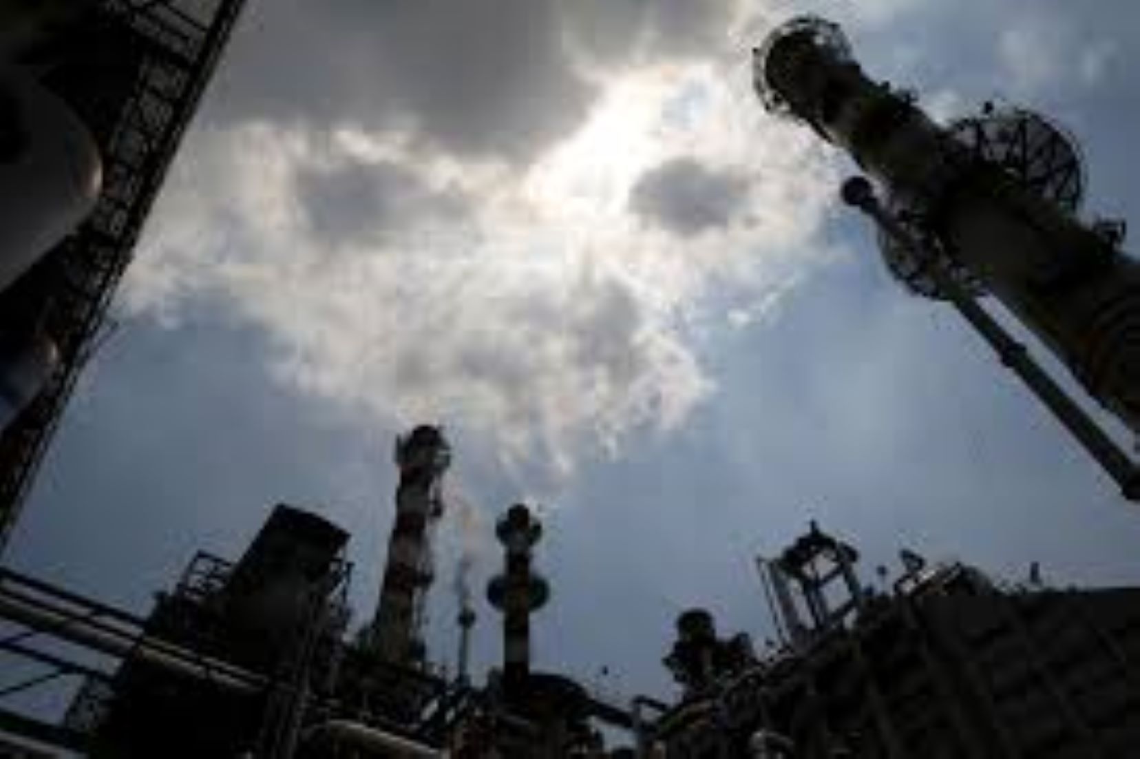 Indonesia Seeks Investors To Boost Oil Production Amid Declining Output