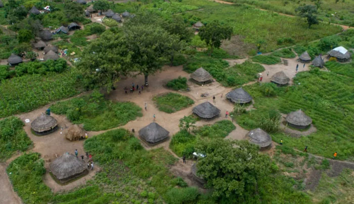 Uganda: Lightning kills 13 children, 1 adult while attending church service at Palabek refugee camp; 34 injured