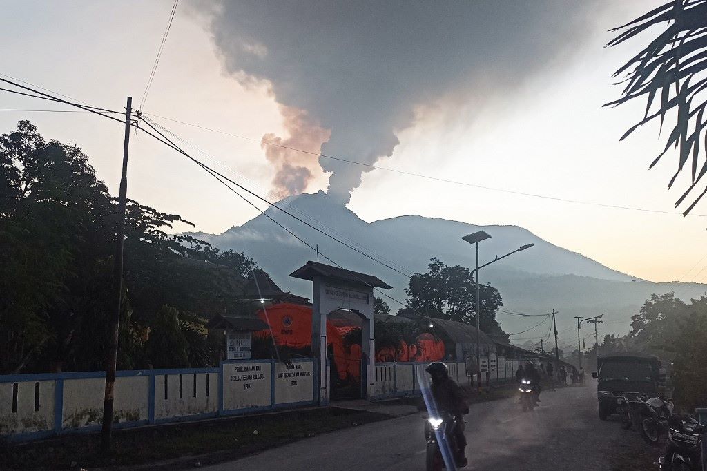 Four Airports In Indonesia Temporarily Closed As Mount Lewotobi Erupts