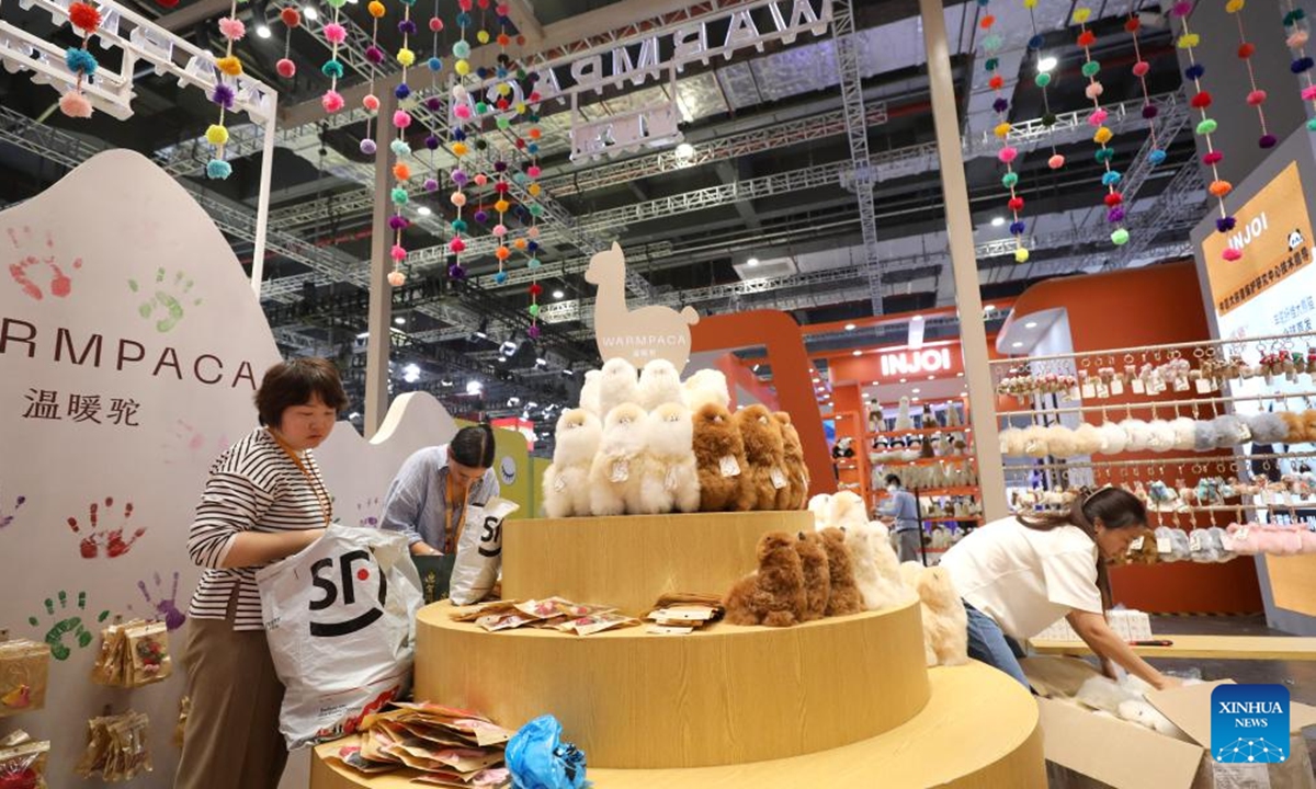 Cambodia Displays About 100 Premium Products At 7th CIIE In Shanghai