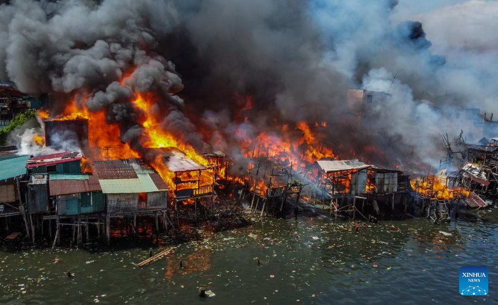 Huge Fire In Philippine Capital Leaves 2,000 Families Homeless