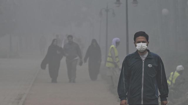 Heat, air pollution, disease: How climate change affects health