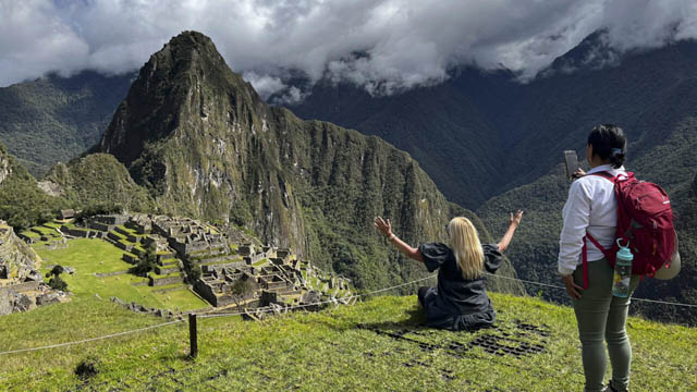 Peru: Machu Picchu security boosted after visitors spread human ashes