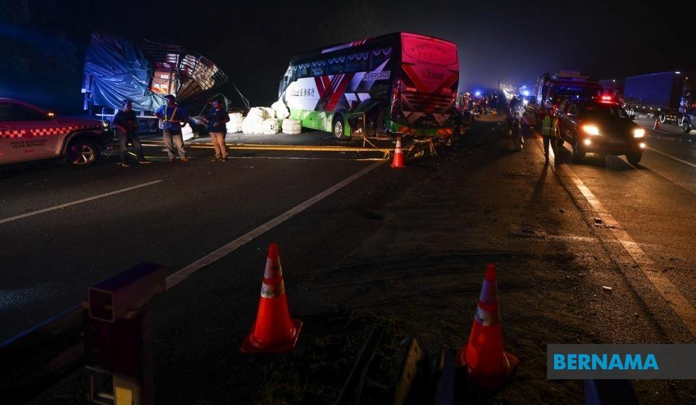 Seven Dead, 33 Injured In Three-Vehicle Collision In Southern Malaysia