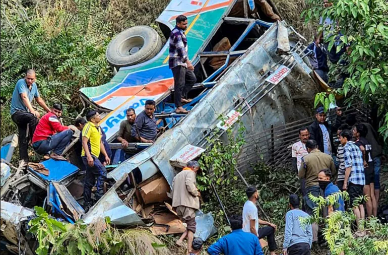 Four Killed In Bus Mishap In East India