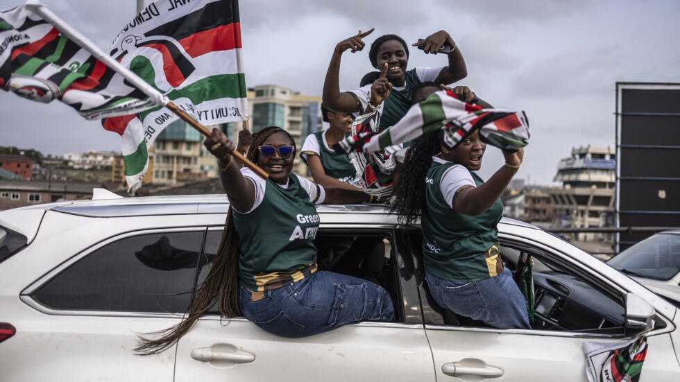 Update: Ghana votes in tight presidential election race