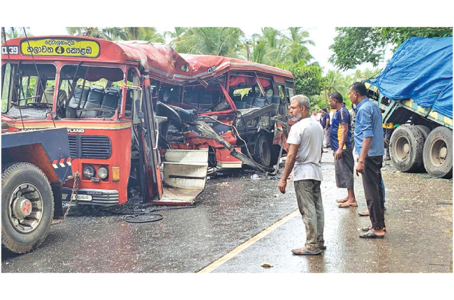 Tourist Bus Collided With Truck In Sri Lanka, Killing Driver And Injuring 19