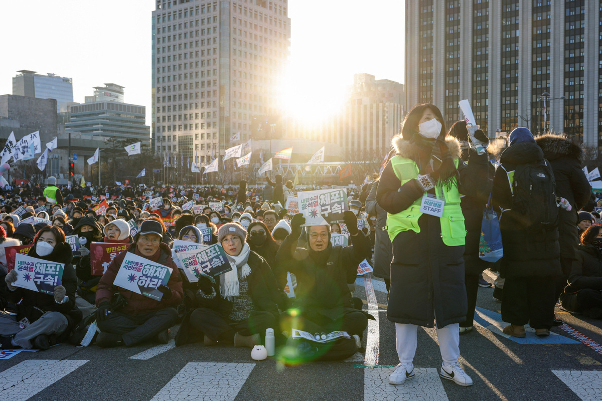 S. Korean President Not To Attend 1st Hearing Of Impeachment Trial For Safety Concerns