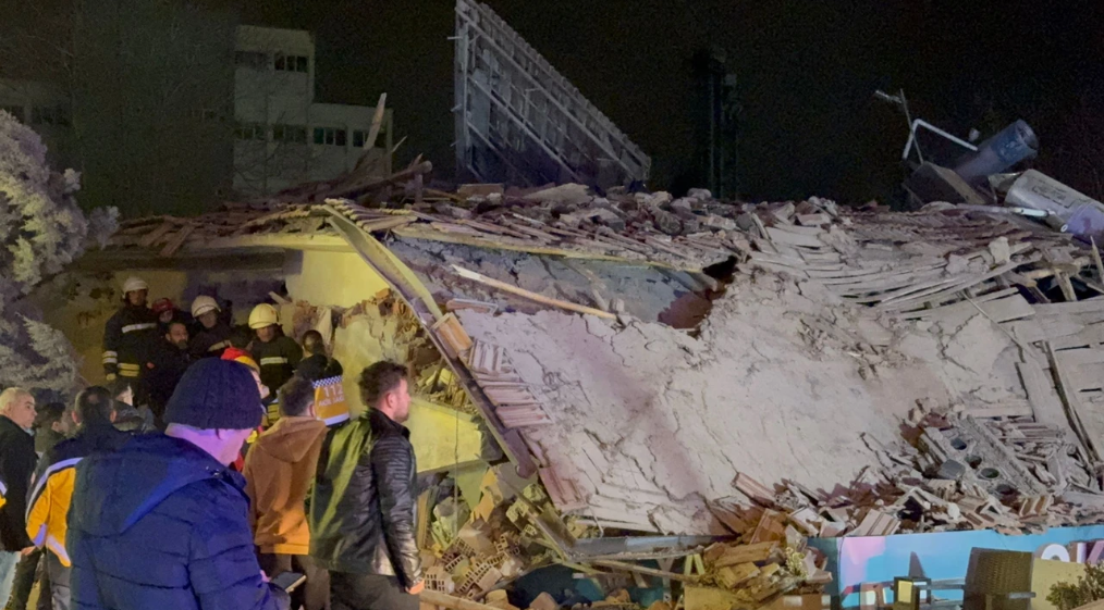 Five People Trapped After Three-Storey Building Collapsed In Central Türkiye