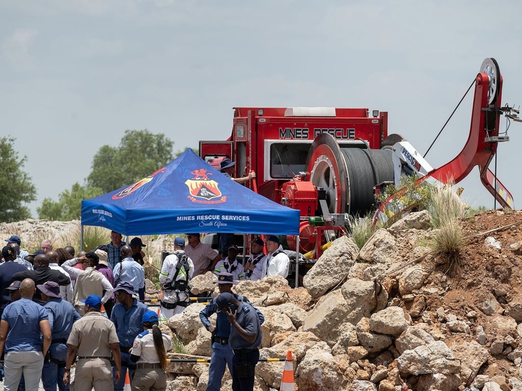 South Africa: 60 dead at illegal mine – police