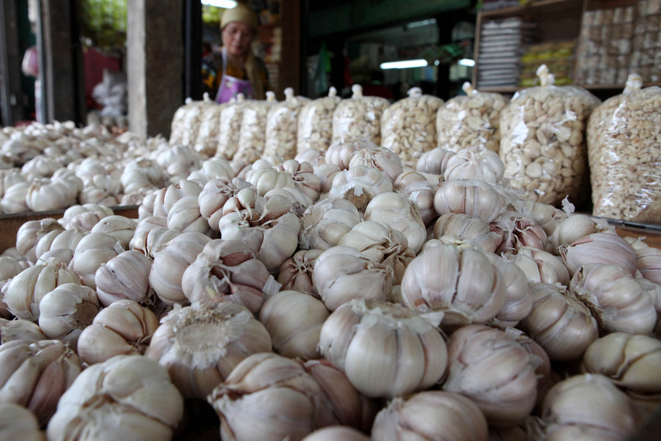 Indonesia Accelerates Garlic Imports To Stabilise Prices Before Fasting Month