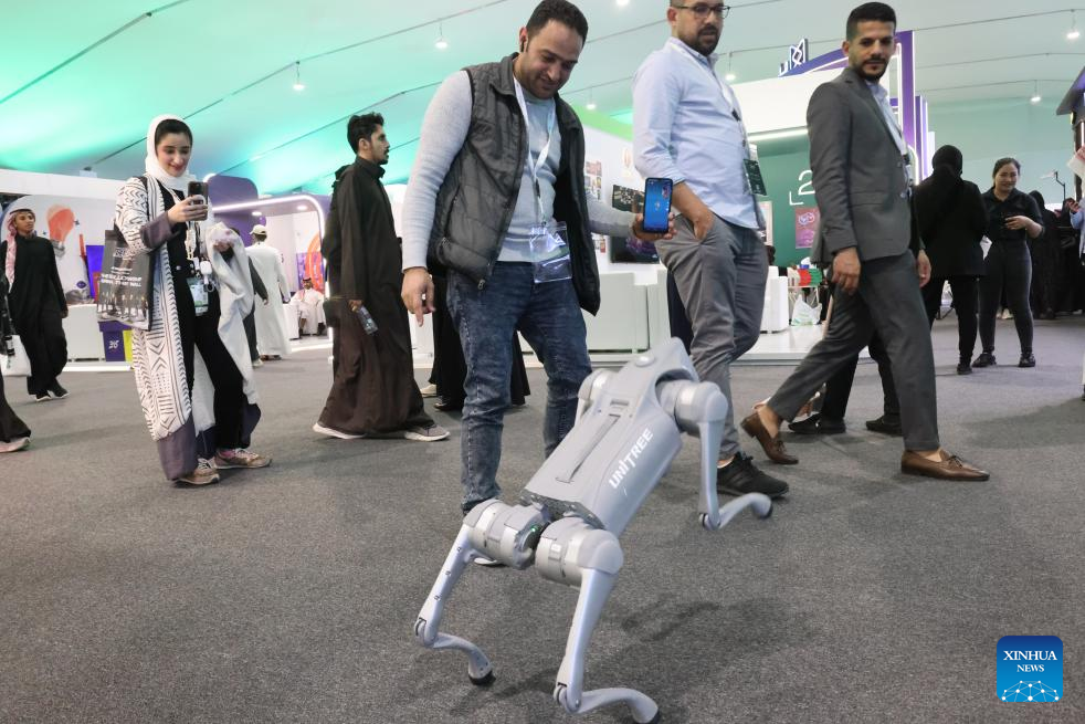 Chinese Robot Dog Steals Show At Saudi Media Exhibition