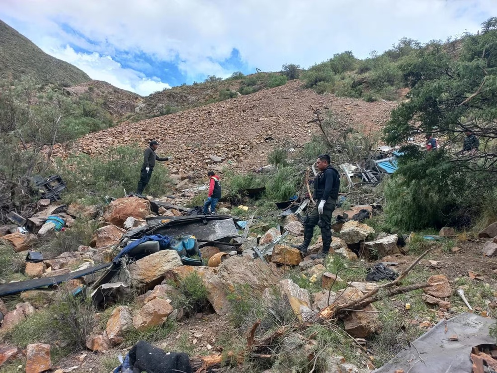 Bolivia: 31 killed after bus plunges into ravine in Potosi region; 15 other passengers injured