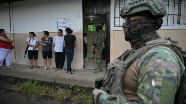 Ecuador: Leftist surge pushes presidential vote toward run-off