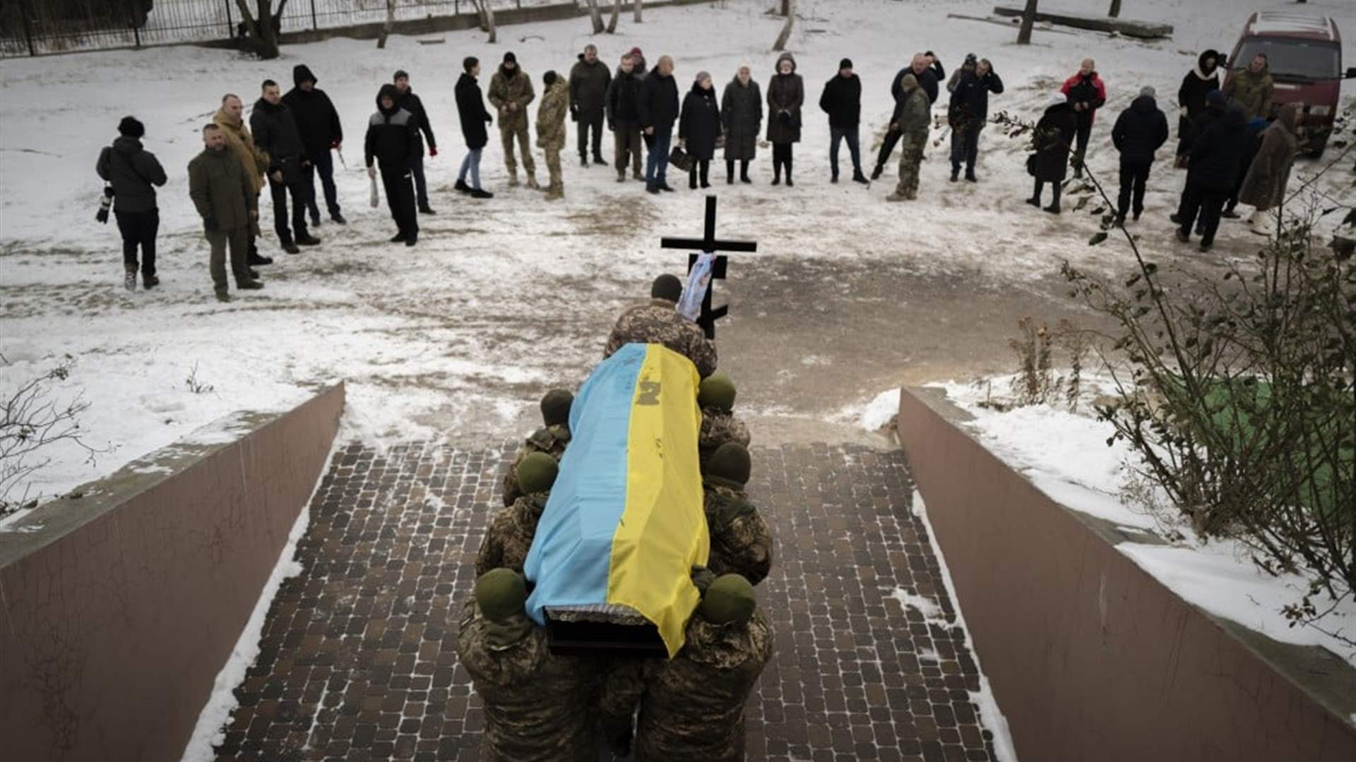 Russia and Ukraine exchange more than 800 soldiers’ bodies