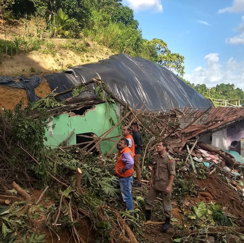 Brazil: 7 killed in floods, landslides in northeast Pernambuco