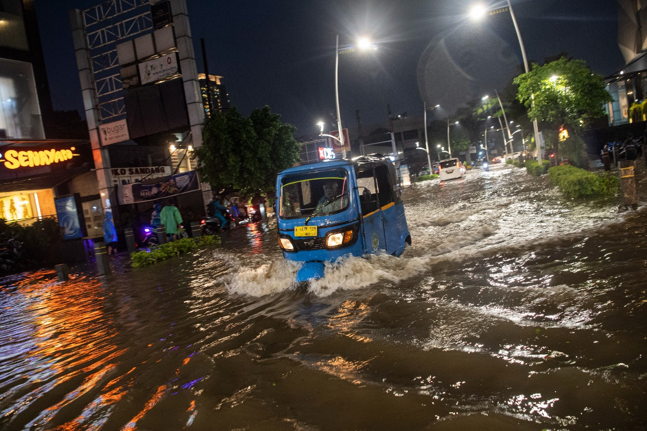 Severe Flooding Strikes Jakarta, Surrounding Cities After Heavy Rain