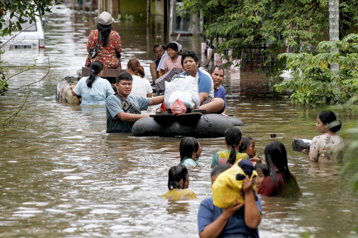 Three Killed, Five Missing After Flash Floods, Landslides Hit West Java