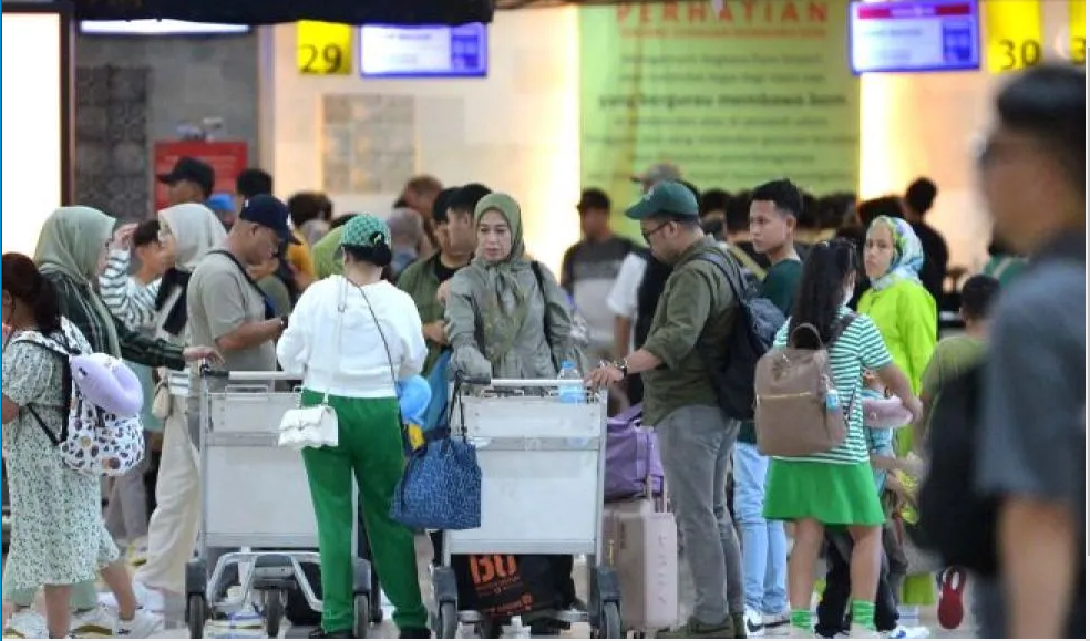 Indonesia To Lower Airfares, Toll Fees For Ramadan, Eid Homecoming