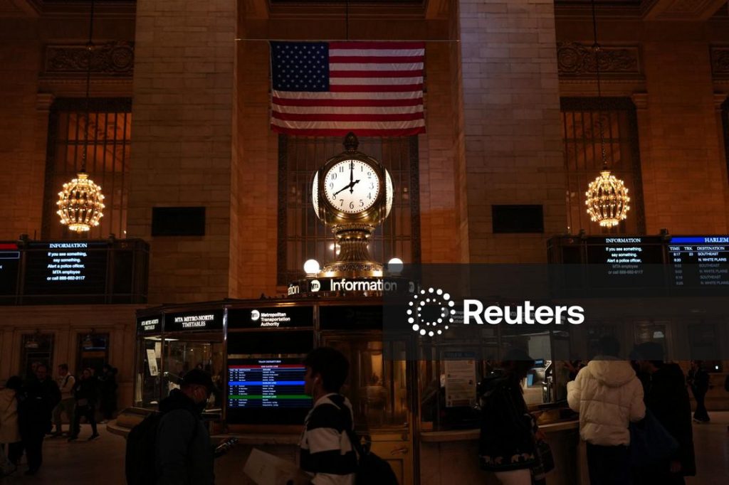 The clock inside the Grand Central Terminal shows 8 PM (ET), the postponed deadline set by U.S. President Donald Trump for Iran to reopen the Strait of Hormuz or face widespread attacks on its civilian infrastructure, in New York City, U.S., April 7, 2026. REUTERS/Adam Gray